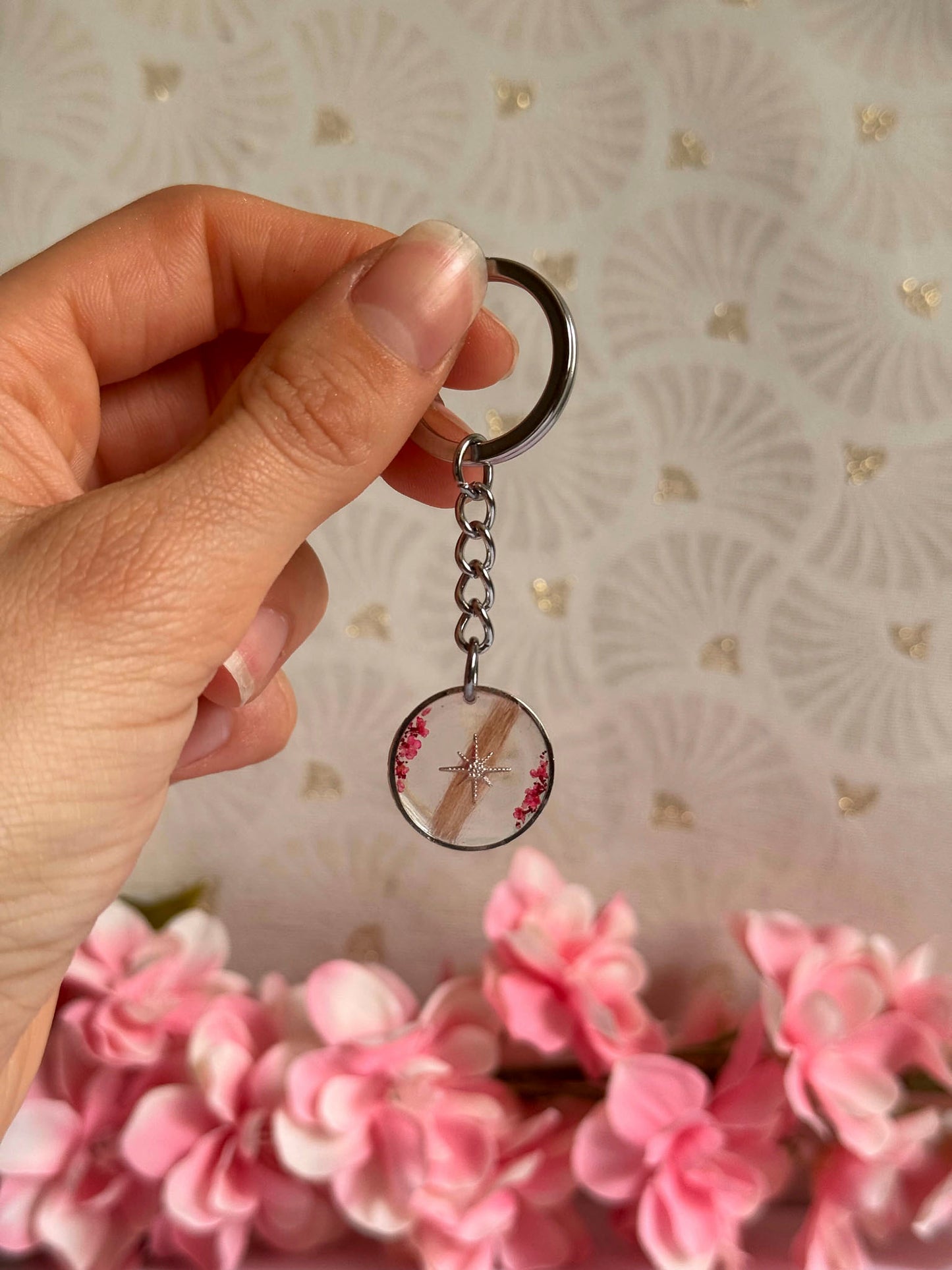 Porte-clés rond en métal, pendentif fleuri et étoile, lettre M